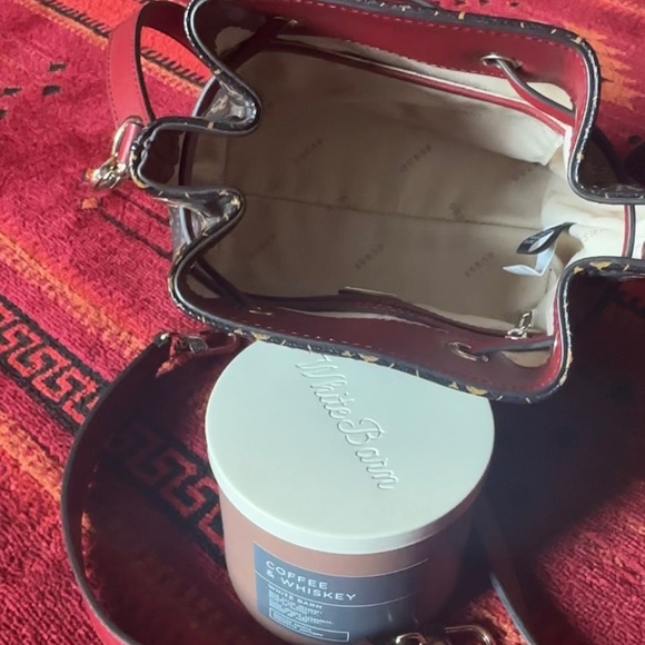 Bucket bag, worn once, stiff material - Picture 6 of 8